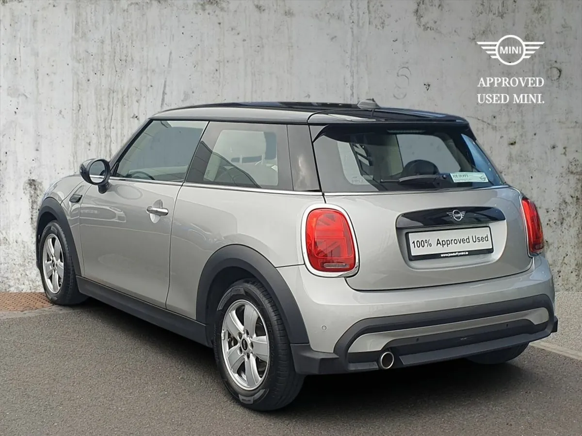 Mini Cooper 3-Door Cooper Classic - Image 3