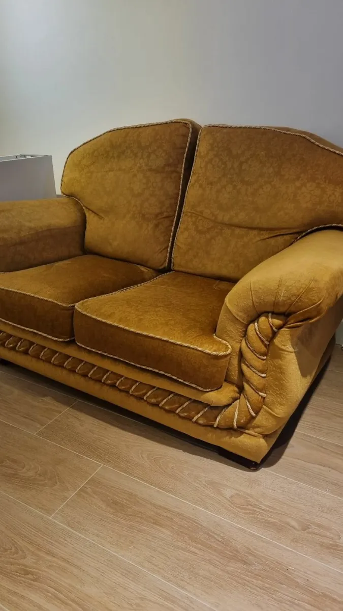 Vintage Couch - Image 2