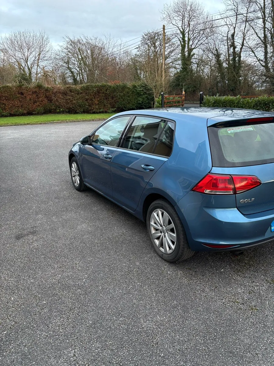142 Volkswagen Golf - Image 4