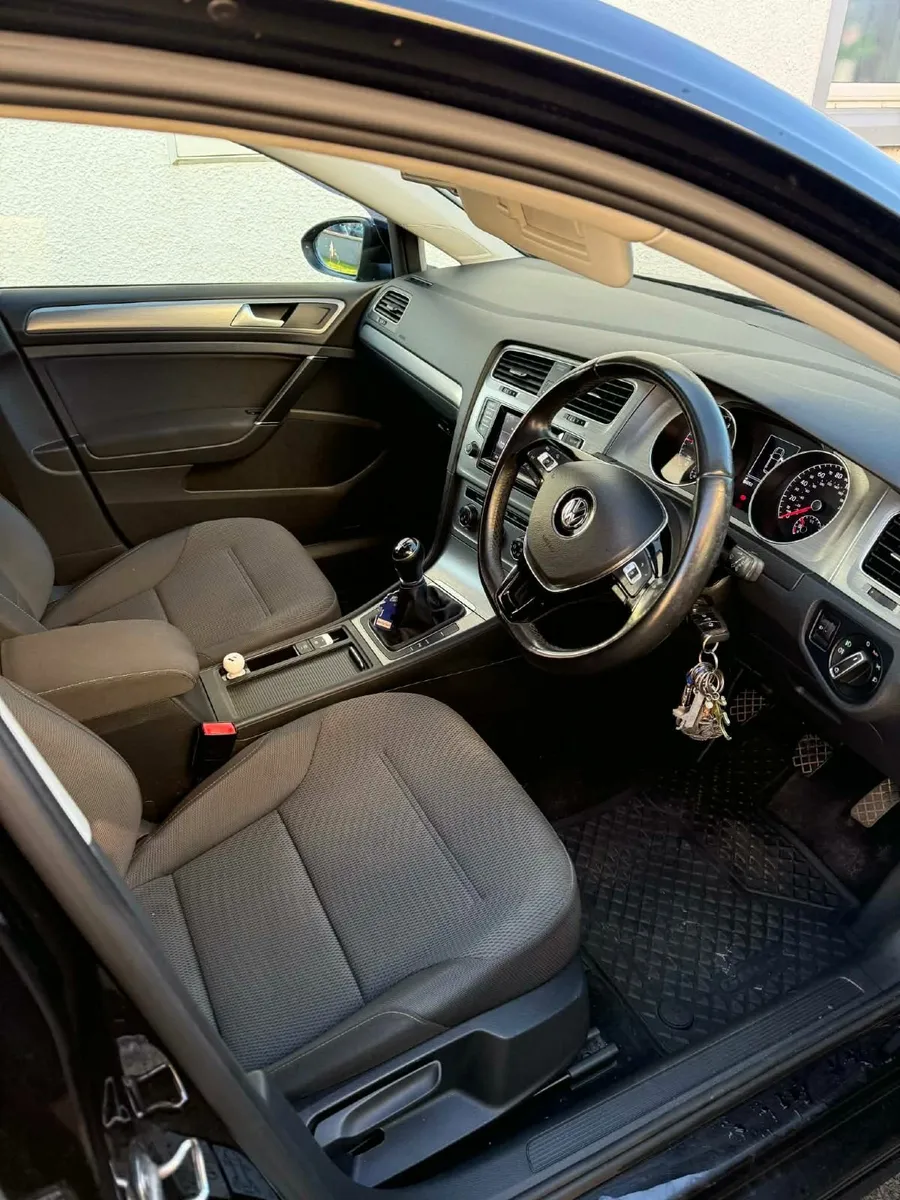 Volkswagen Golf 2015 - Image 2