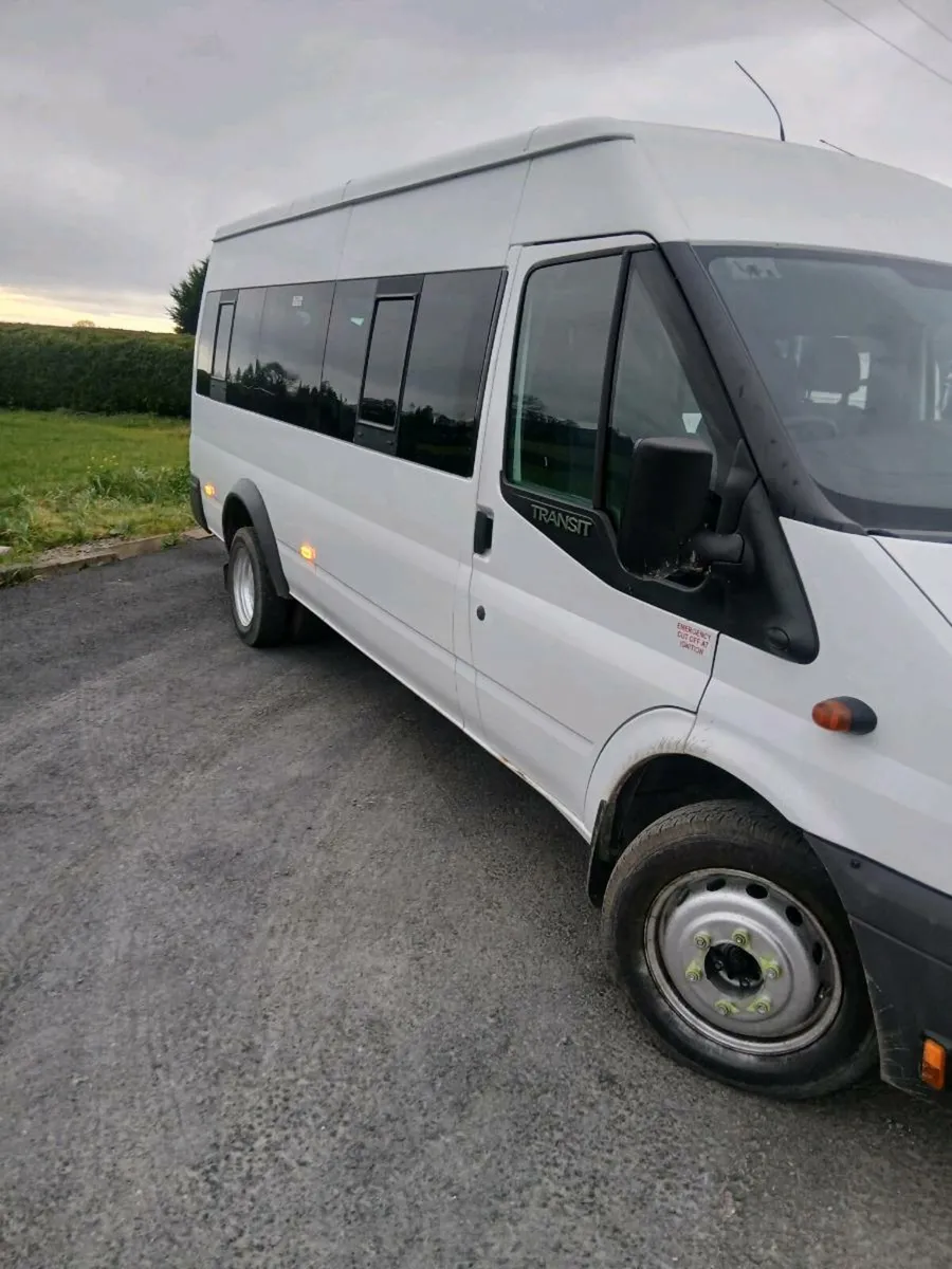 132 ford transit 16 seat new cvrt 08/26 - Image 4