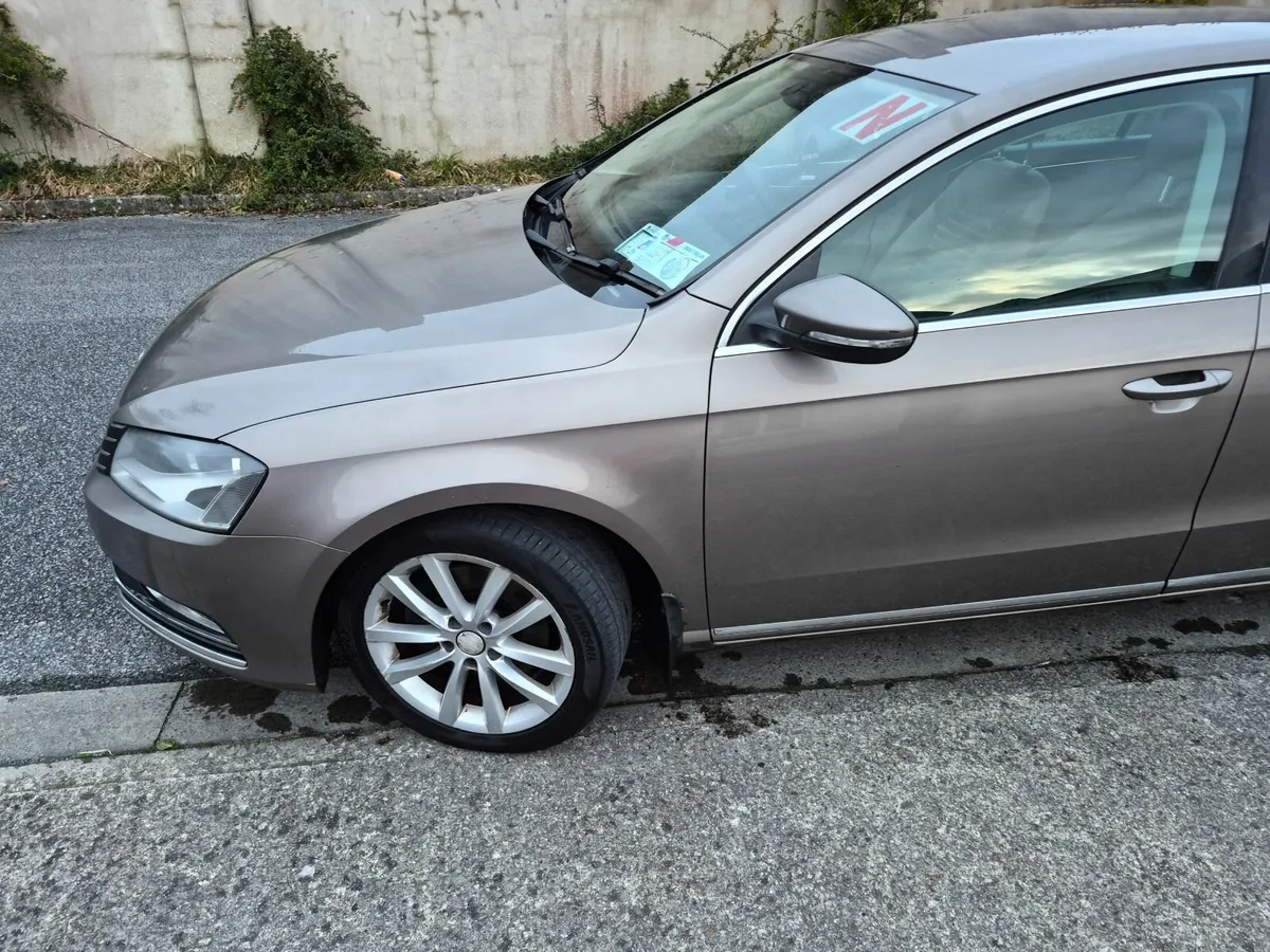 Volkswagen Passat 2011 - Image 3