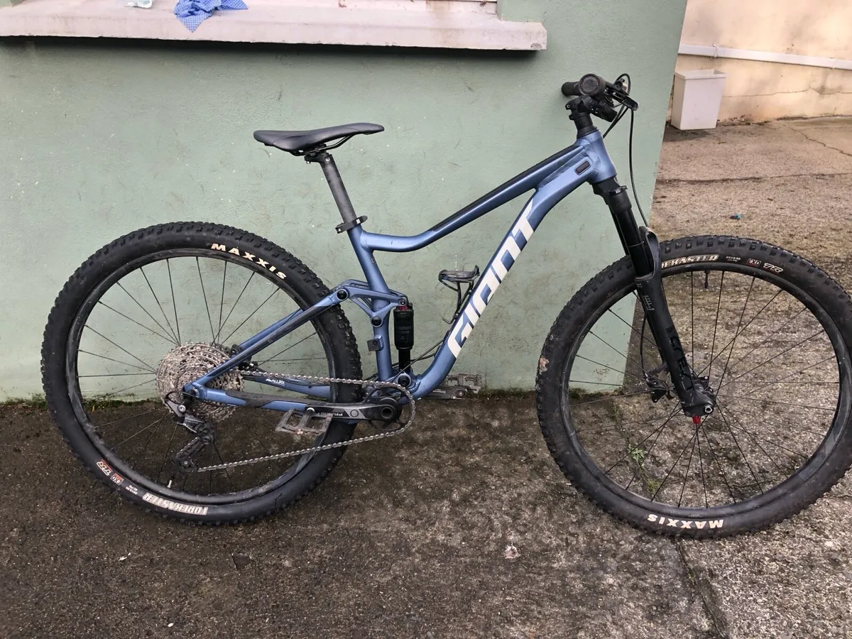 Giant Stance 2 full suspension mountain bike - Image 1