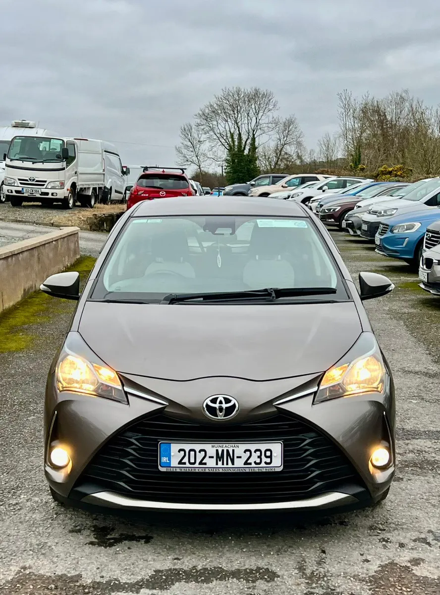 Toyota Yaris 2020 low low klms - Image 2