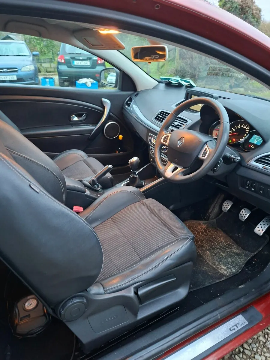 Renault Megane 2011 - Image 2