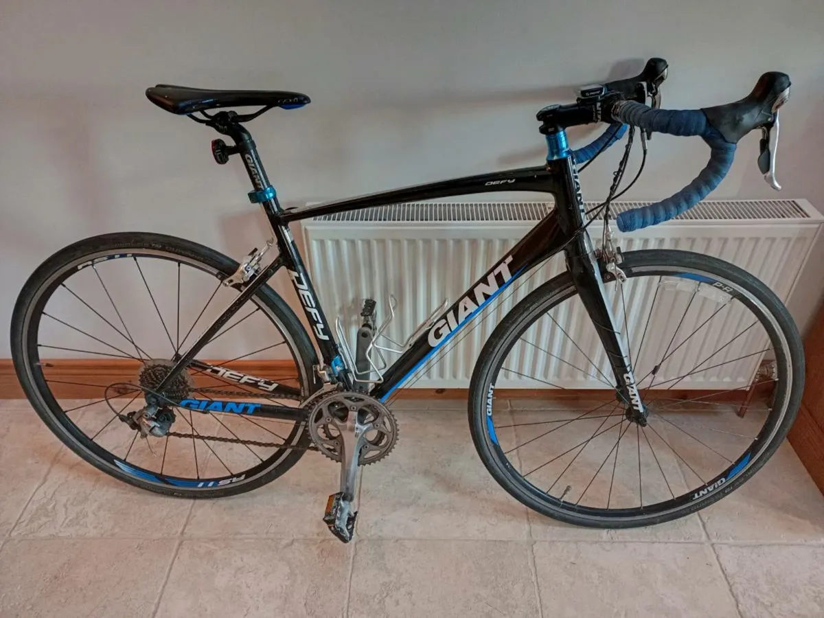 Giant Defy Adult Bicycle & Tyres - Image 2