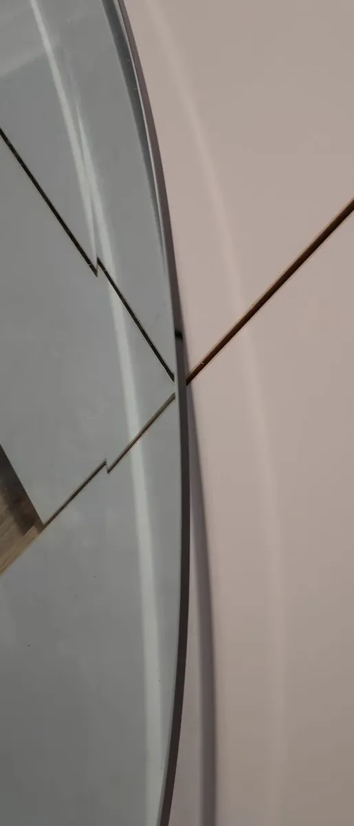 Large oval glass top table sturdy and heavy 120cm - Image 2