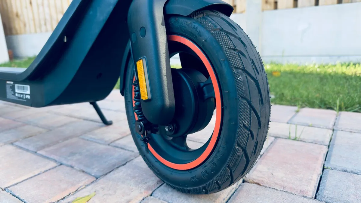 INMOTION Air Pro e-scooter (USED ONCE FOR REVIEW) - Image 3