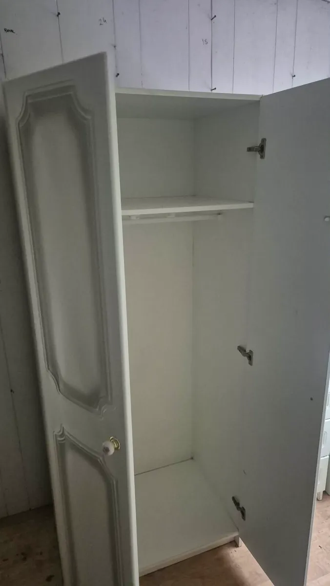 Bedroom furniture - Image 4