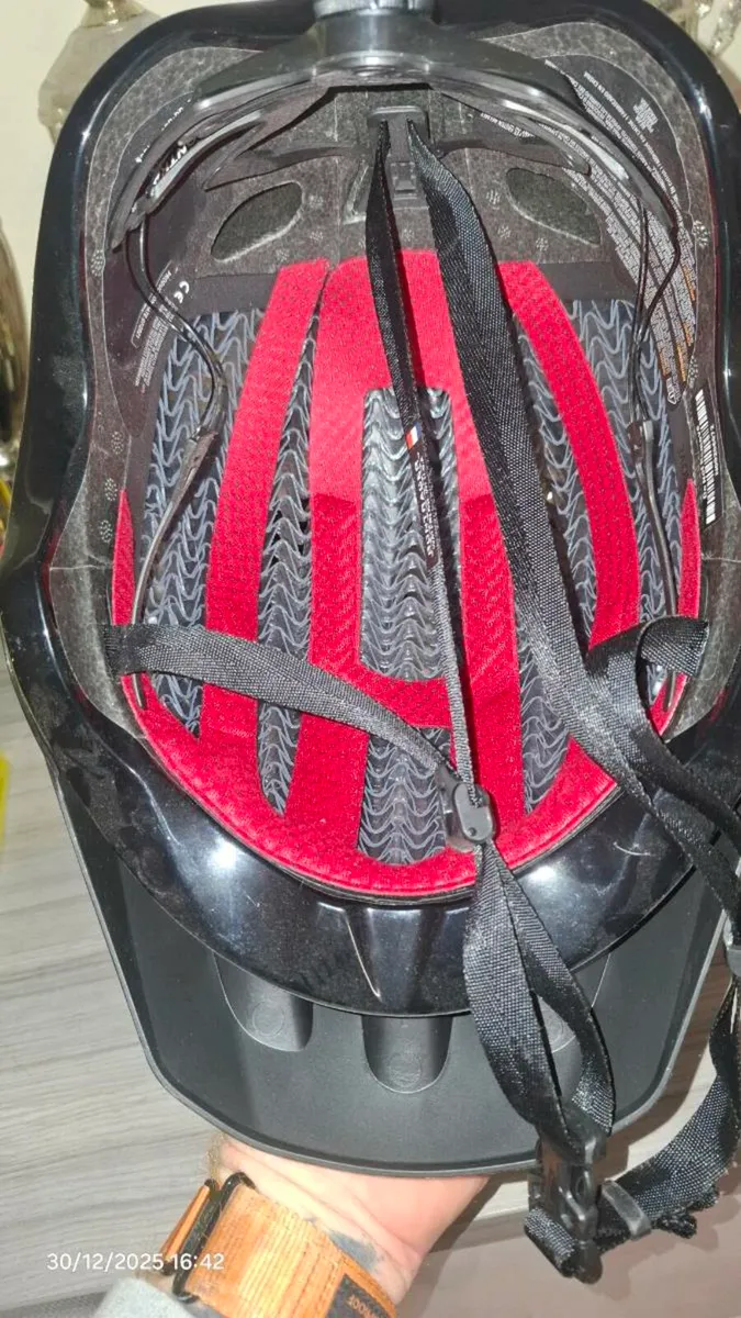 Bontrager Helmet unused - Image 4