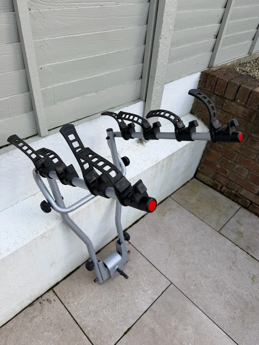 Thule Hangon Towbar Mounted 4-Bike Rack With Tilt - Image 1