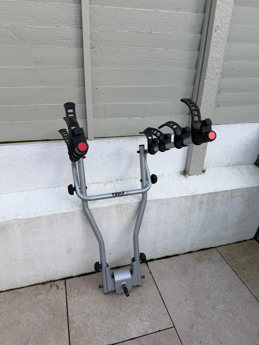 Thule Hangon Towbar Mounted 4-Bike Rack With Tilt - Image 2