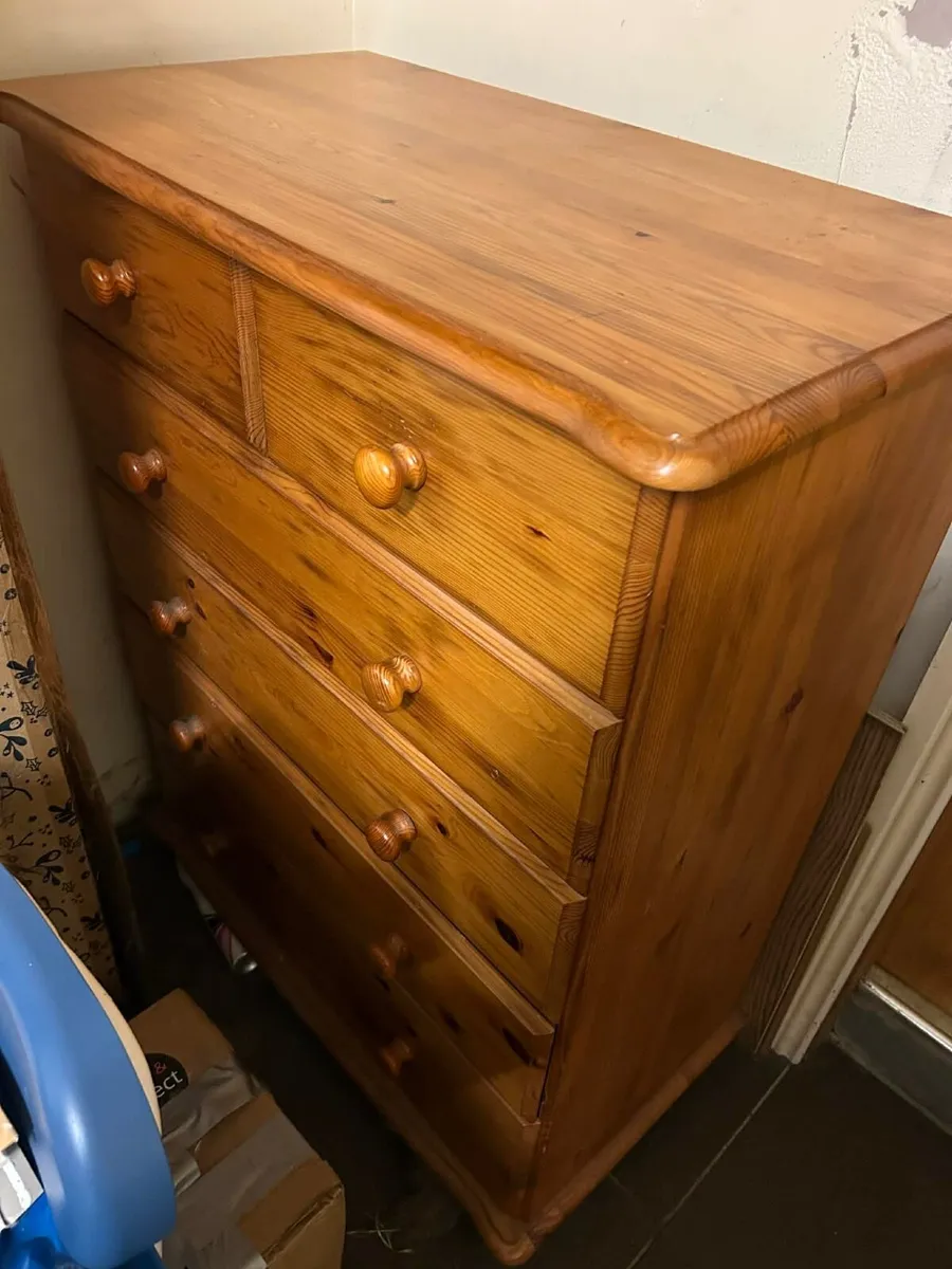 Bedroom furniture - Image 1