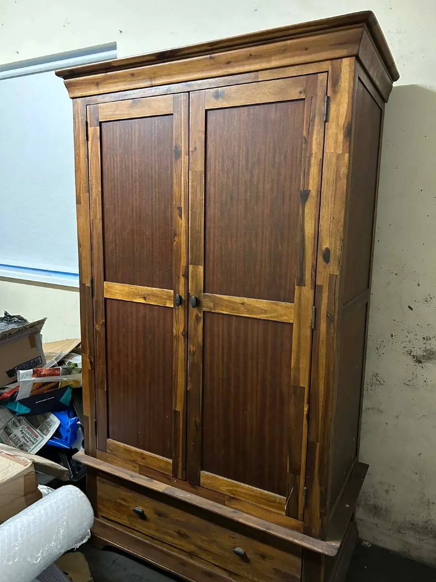 Bedroom furniture - Image 2