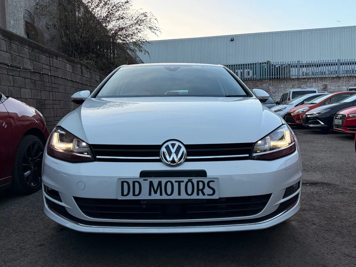 Volkswagen Golf 2017 1.4  High-line LEATHER SEATS - Image 2