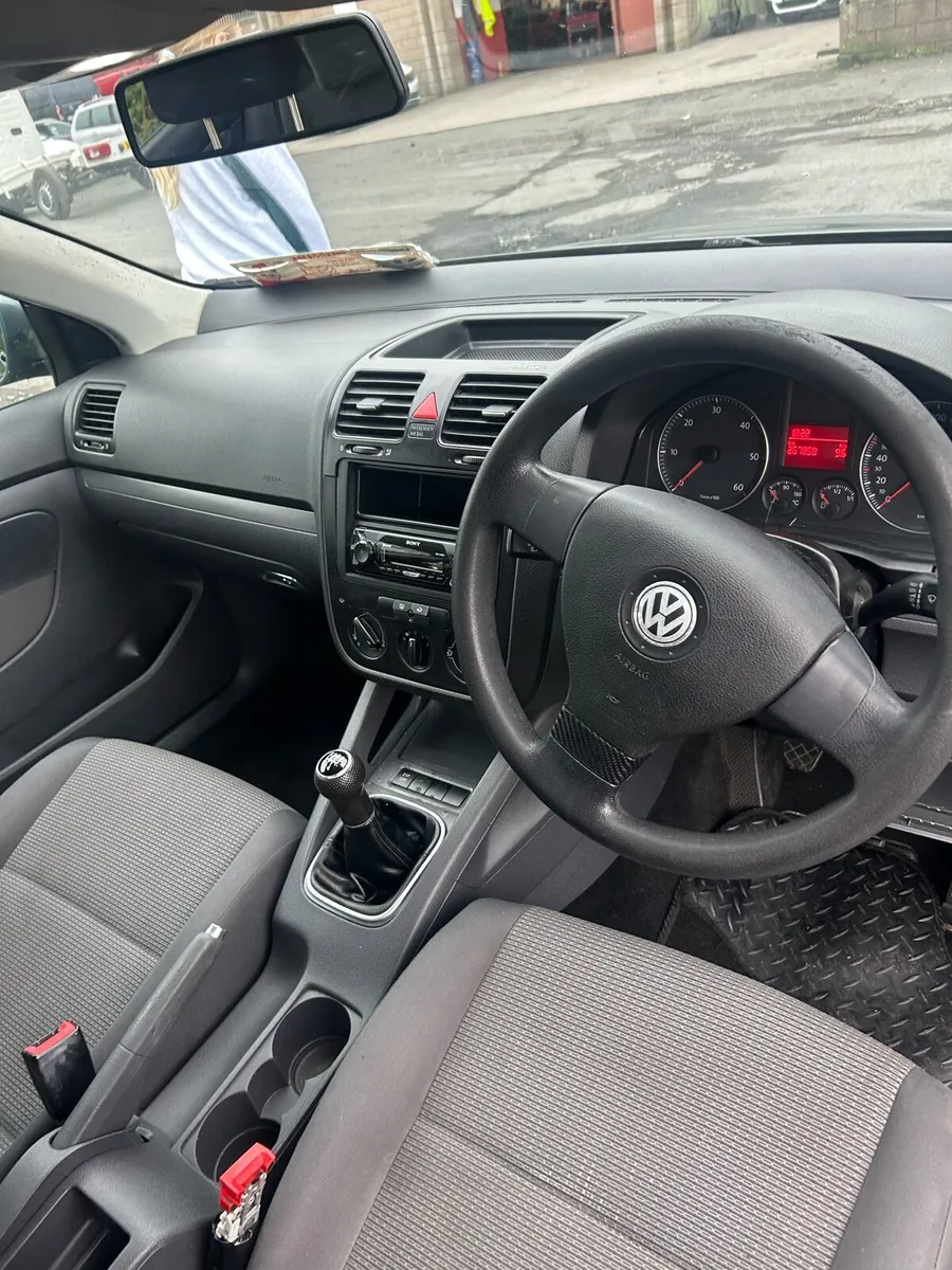VOLKSWAGEN JETTA 1.9 TDI - Image 2