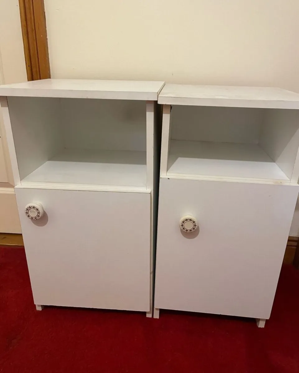 2 Bed side tables - Image 1