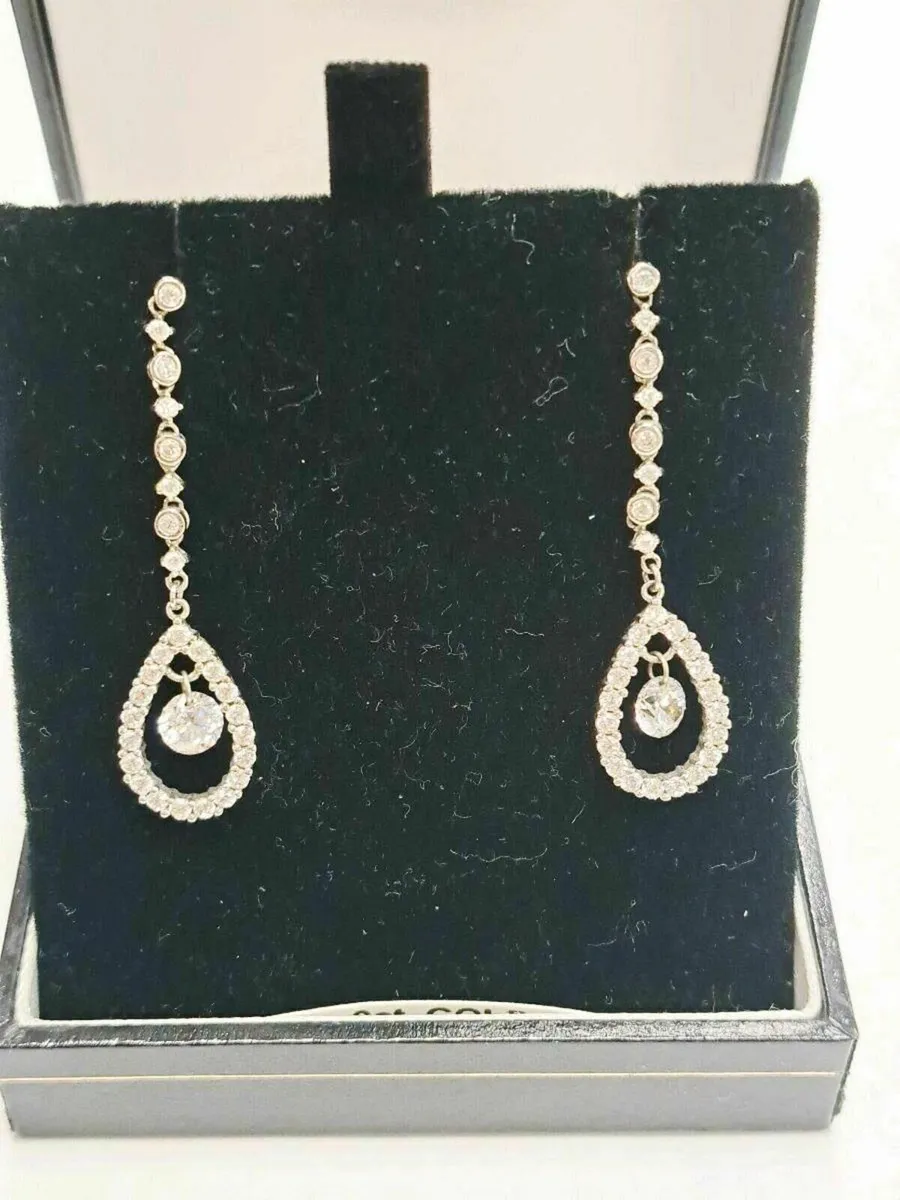 9K White Gold Earrings 9CT - Image 1