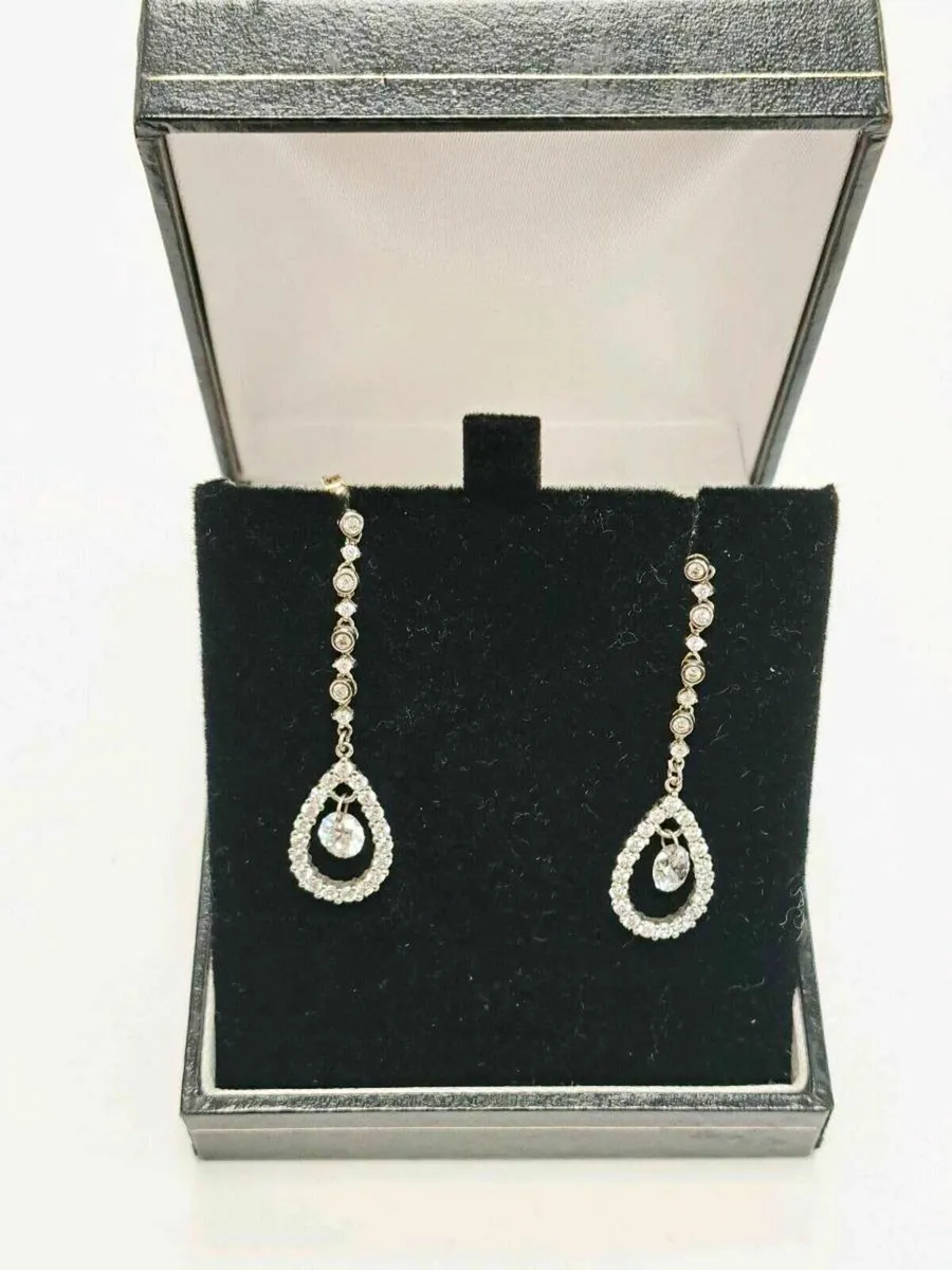 9K White Gold Earrings 9CT - Image 3