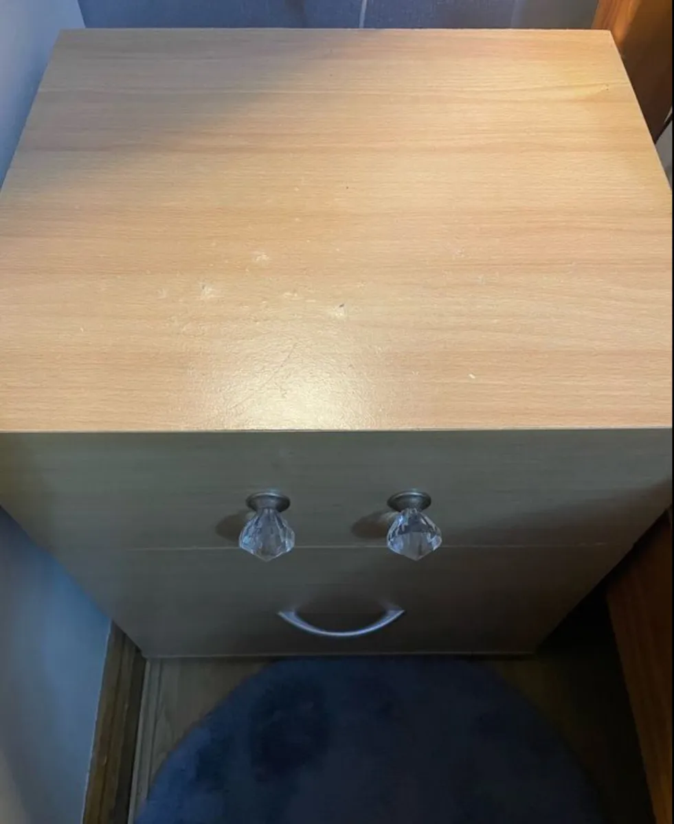 2 bed side tables - Image 3