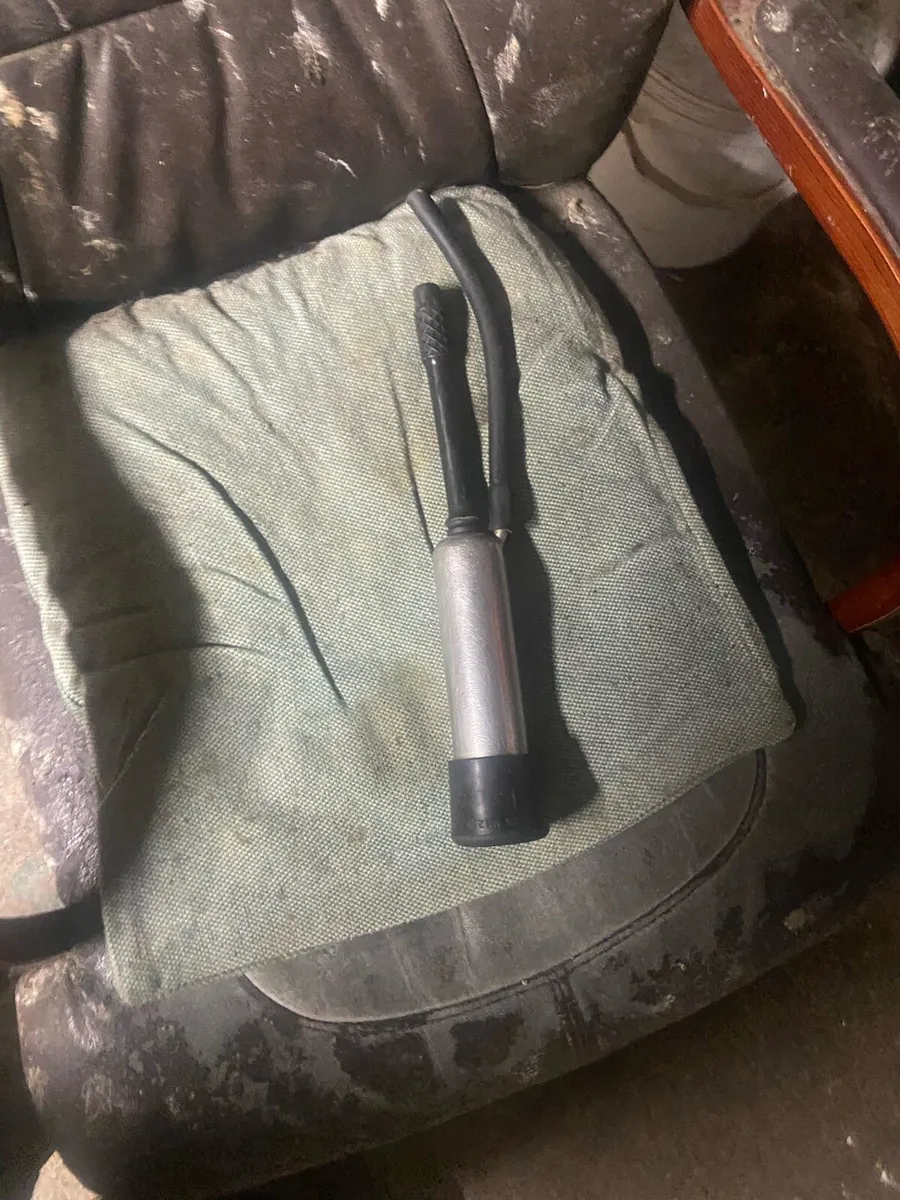 Milking machine cluster cups