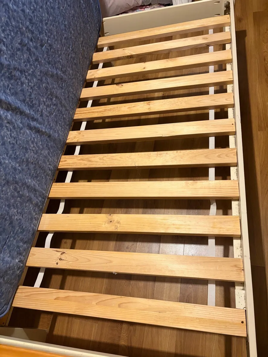 Single bed frame and mattress - Image 3