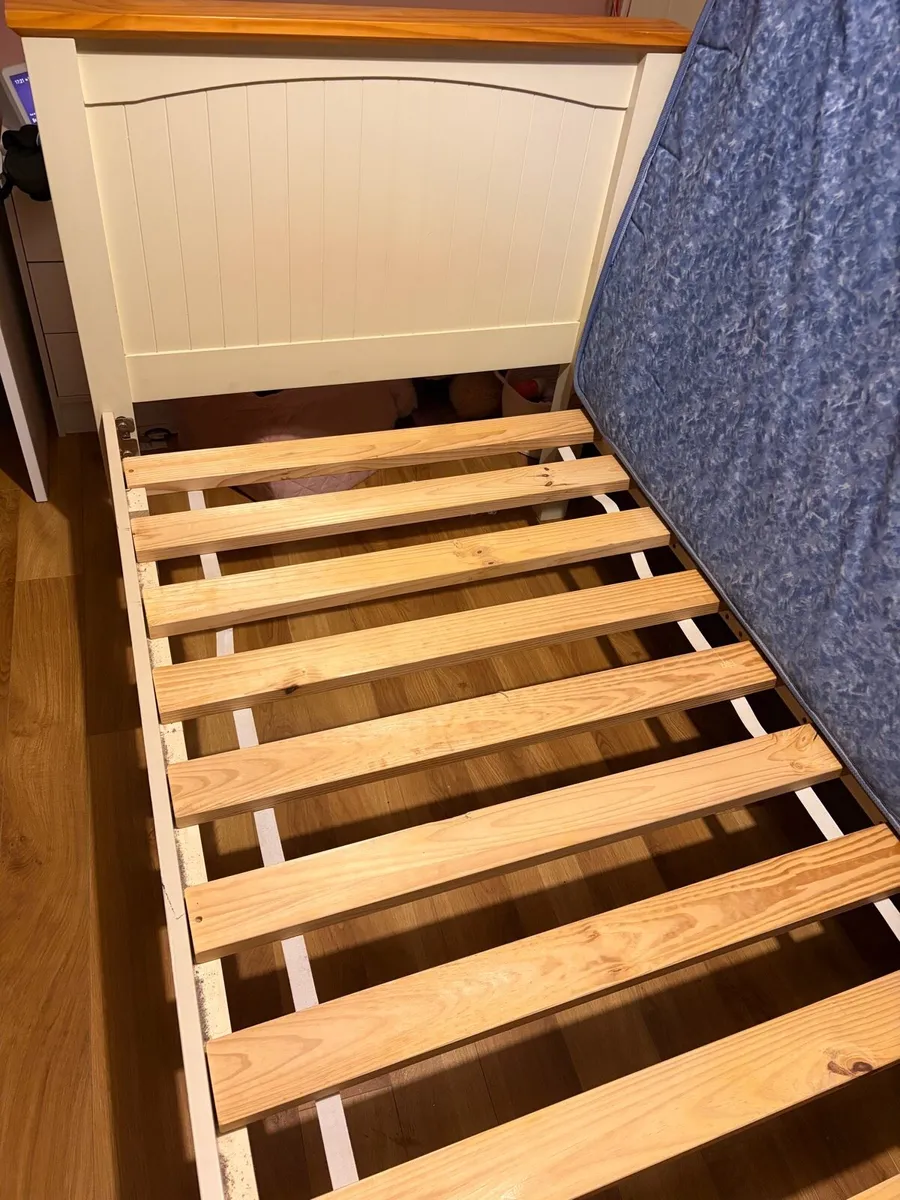 Single bed frame and mattress - Image 4