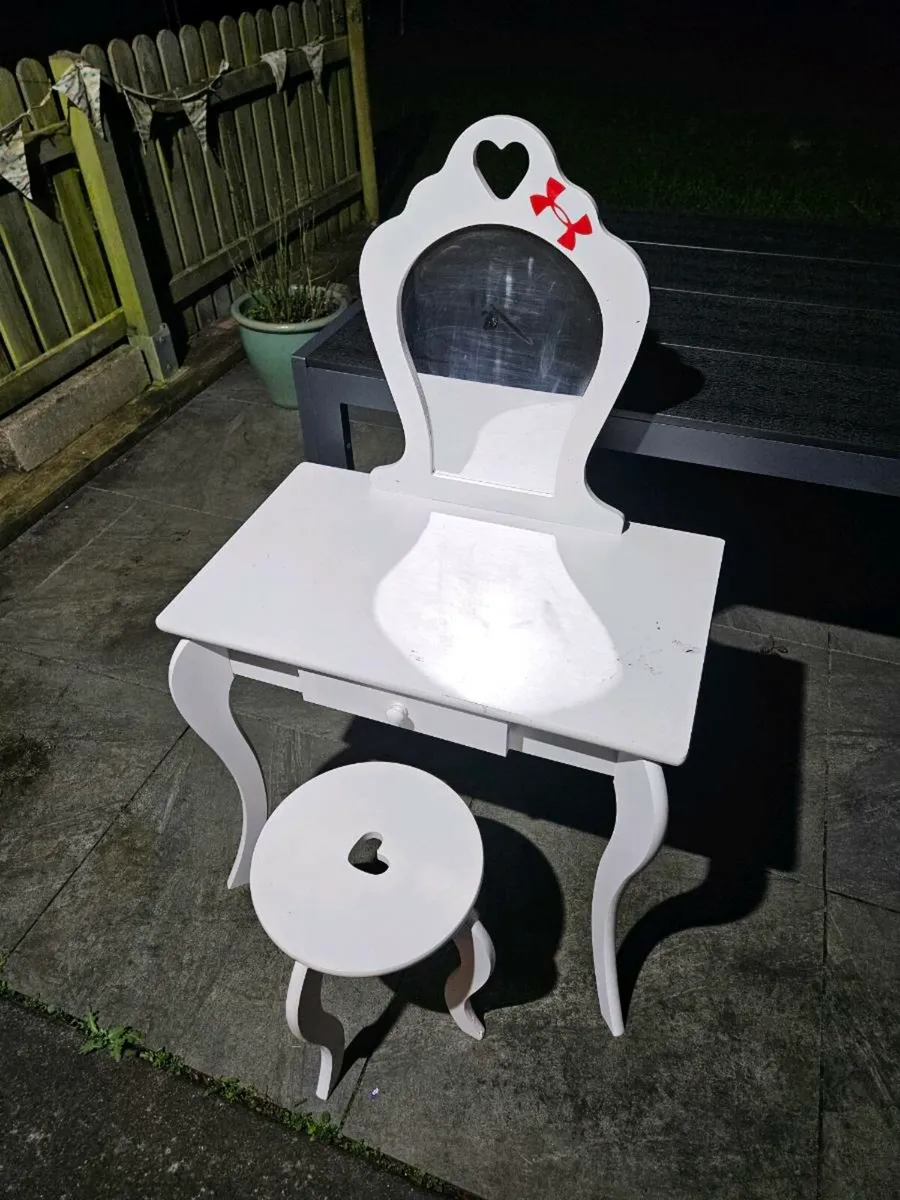 Children's Dressing Table