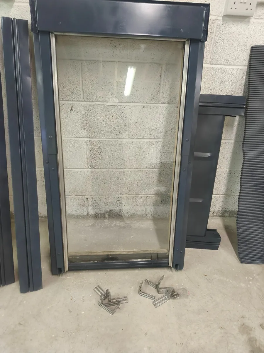 2 x Velux Windows 78cm x 140cm - Image 2