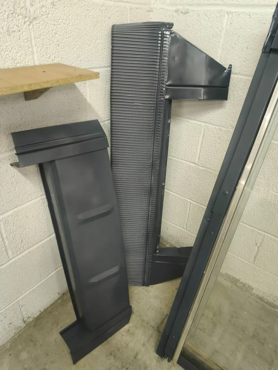 2 x Velux Windows 78cm x 140cm - Image 4