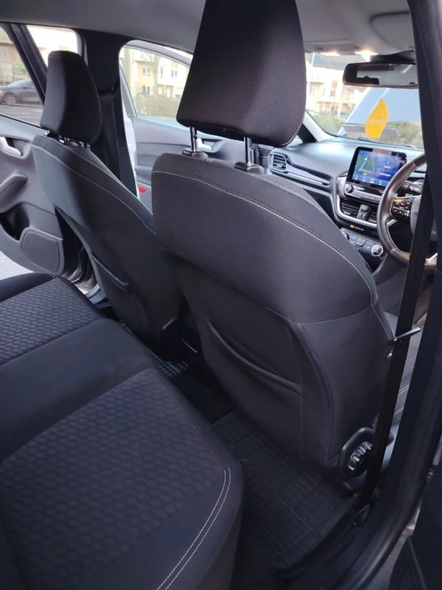 2022 Ford Fiesta - Image 2