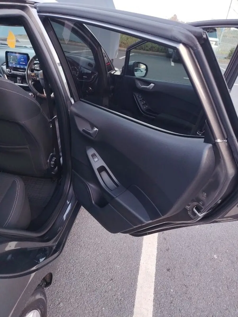 2022 Ford Fiesta - Image 3