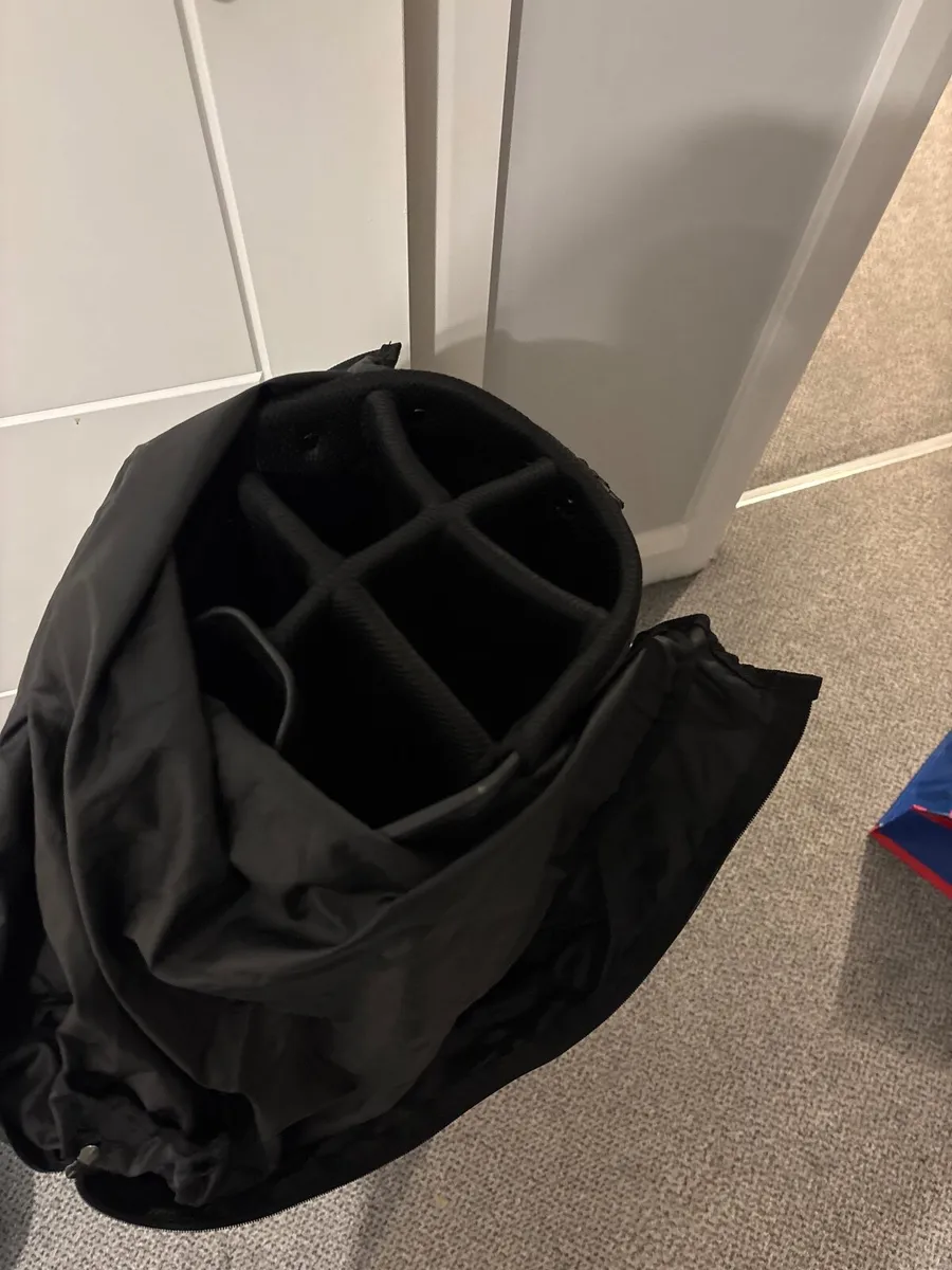 Taylormade Golf Bag - Image 2