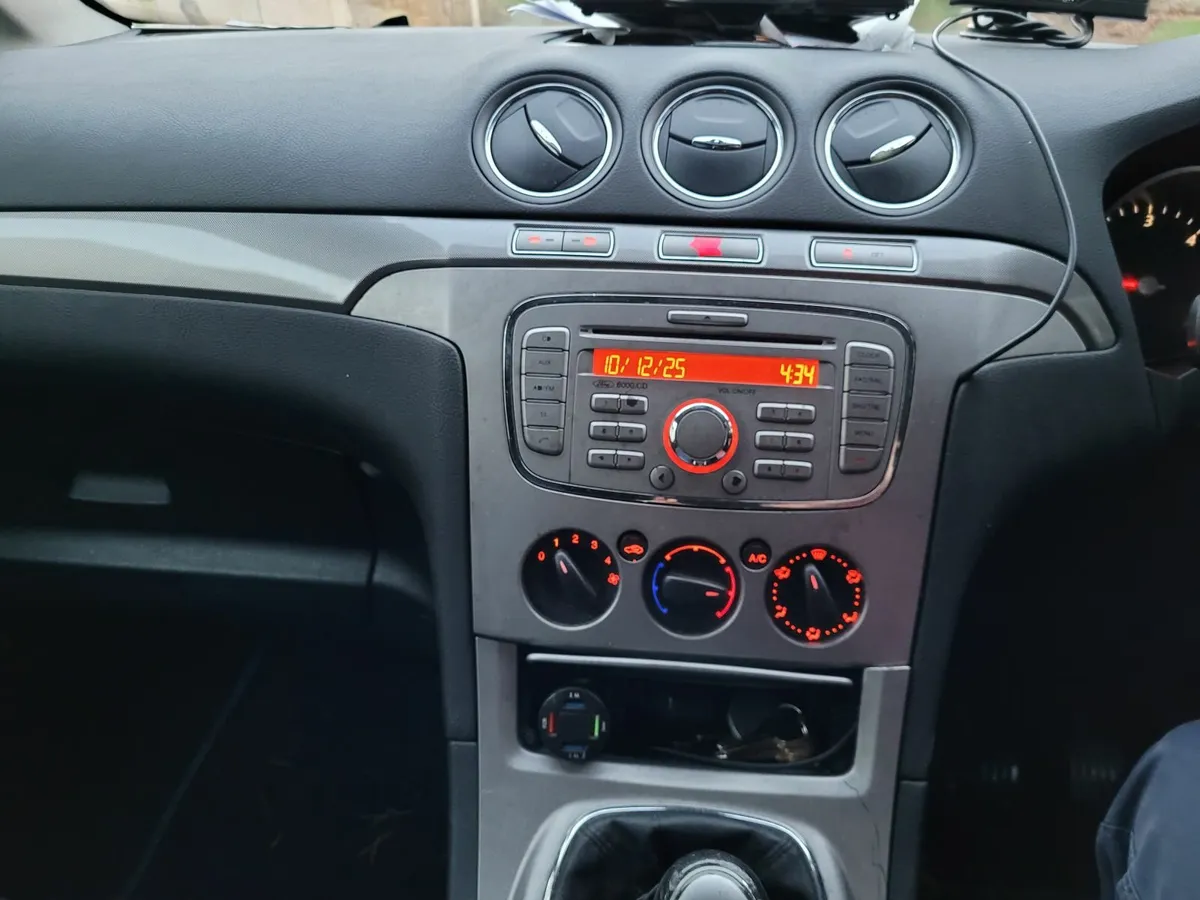 Ford Galaxy 2008 - Image 2