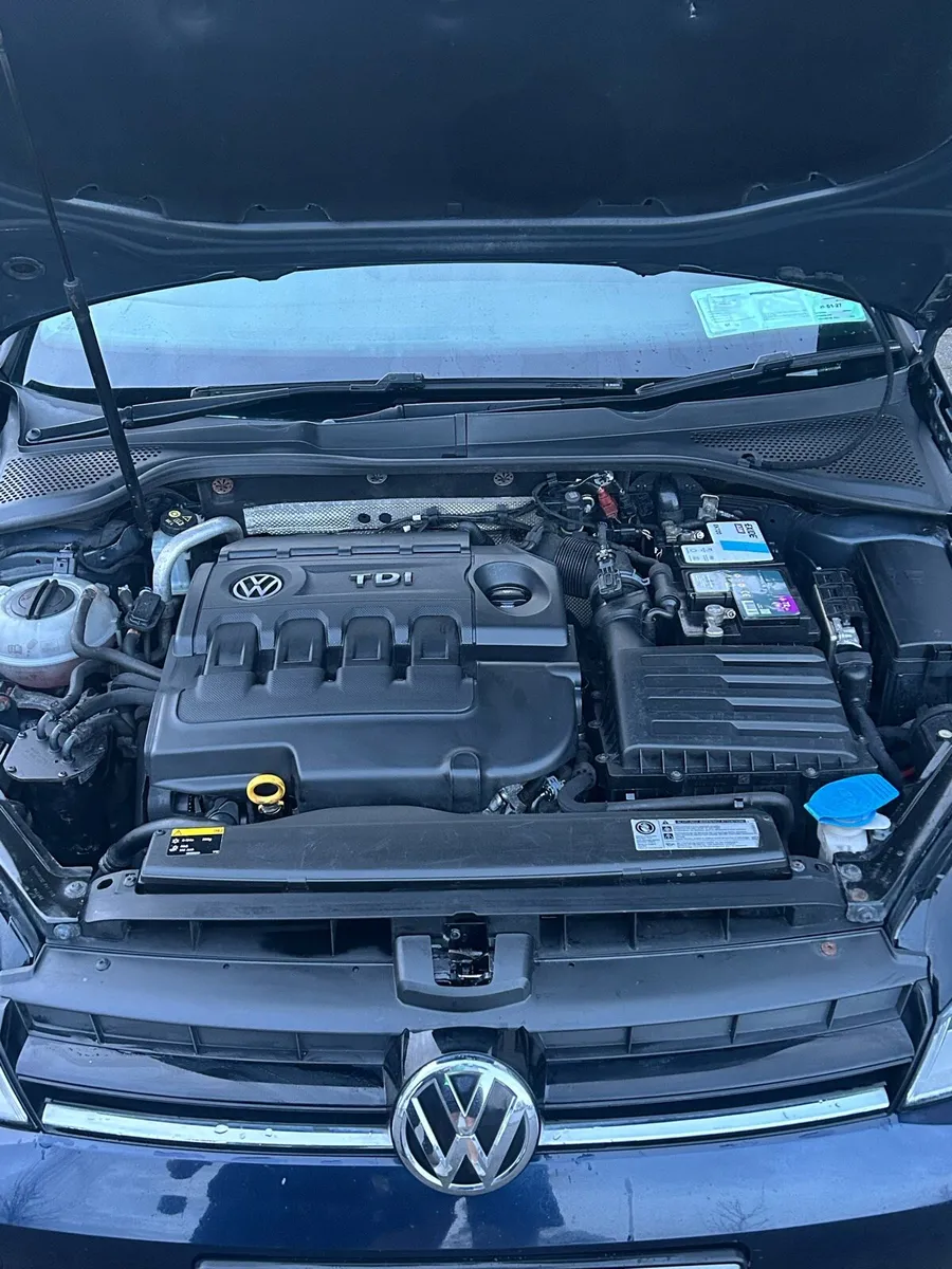 2015 Volkswagen Golf - Image 4