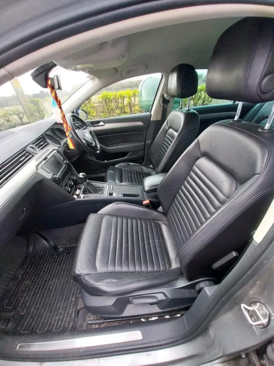 Volkswagen Passat HL 2.0tdi M6F 150HP 4dr silver, - Image 4