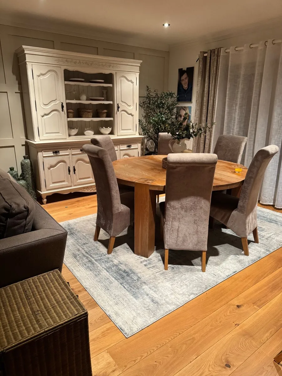 Kitchen table and 6 chairs - Image 2