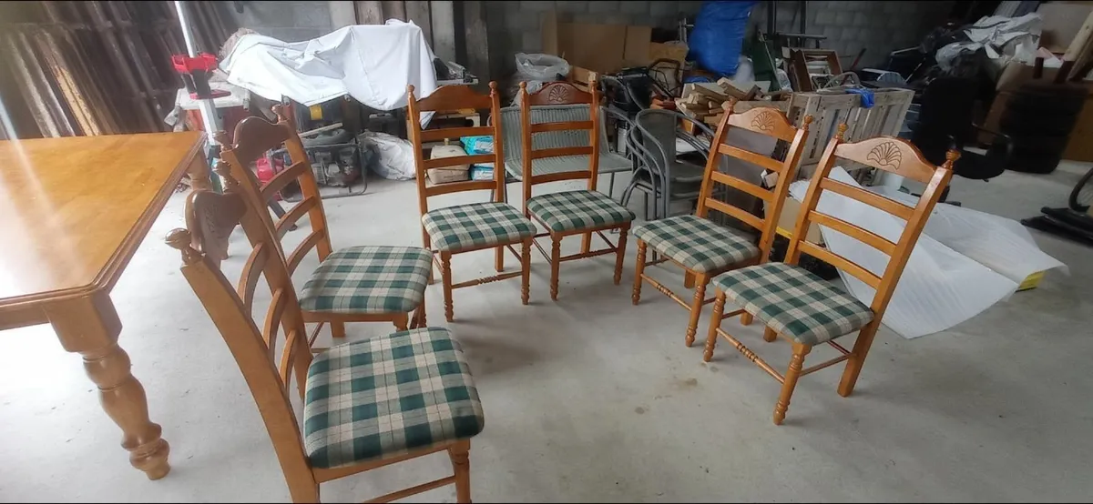 Oak dining table and chairs - Image 2