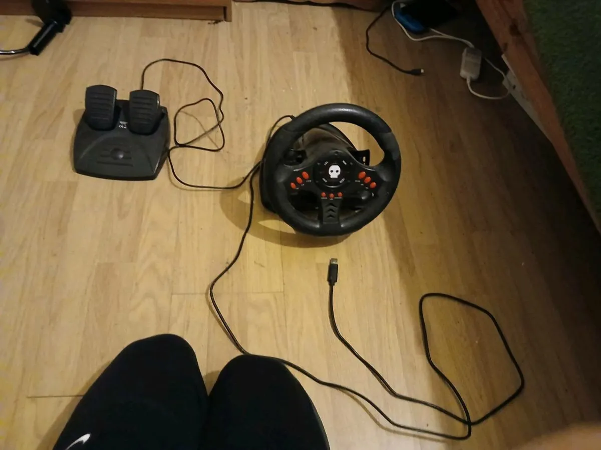 Gaming PC steering wheel - Image 1