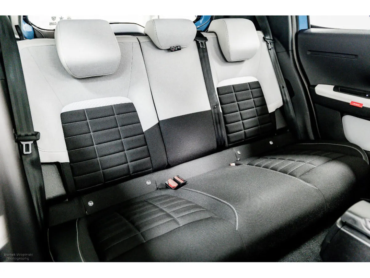 Citroen C3 ë-MAX 44kWh 115HP - Two-tone Roof - Image 3