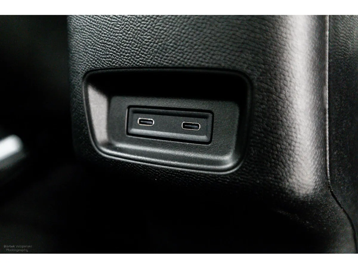 Citroen C3 ë-MAX 44kWh 115HP - Two-tone Roof - Image 4