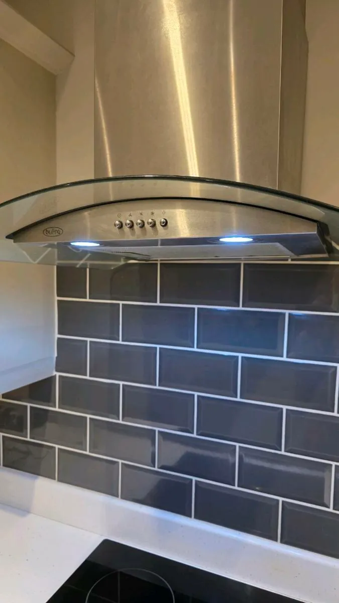 Electric hob and cooker hood - Image 2