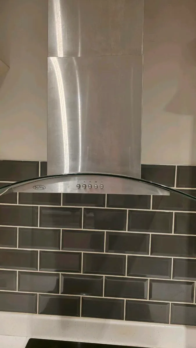 Electric hob and cooker hood - Image 3