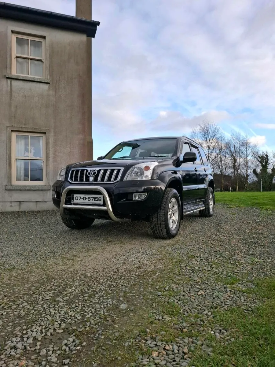 Toyota Landcruiser crewcab - Image 2