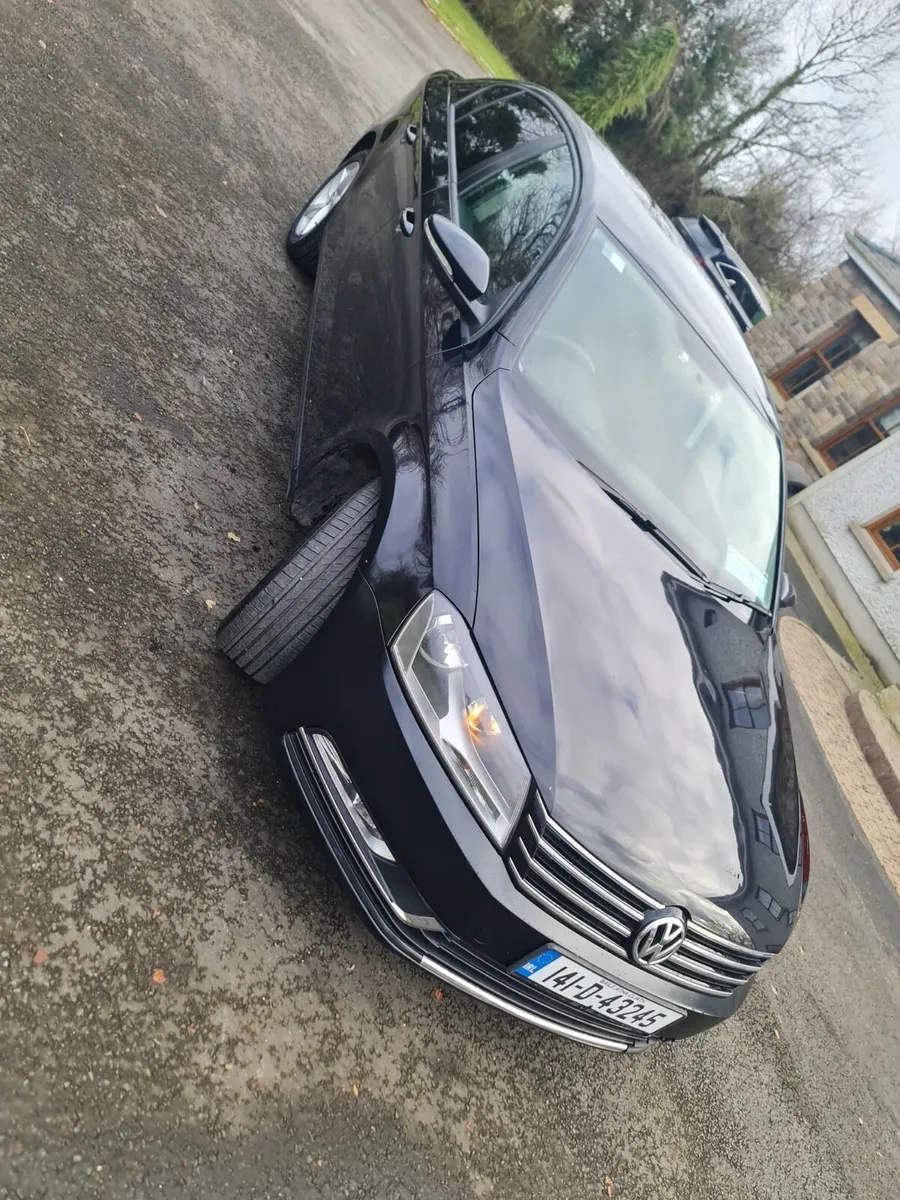 Volskwagen Passat - Image 4