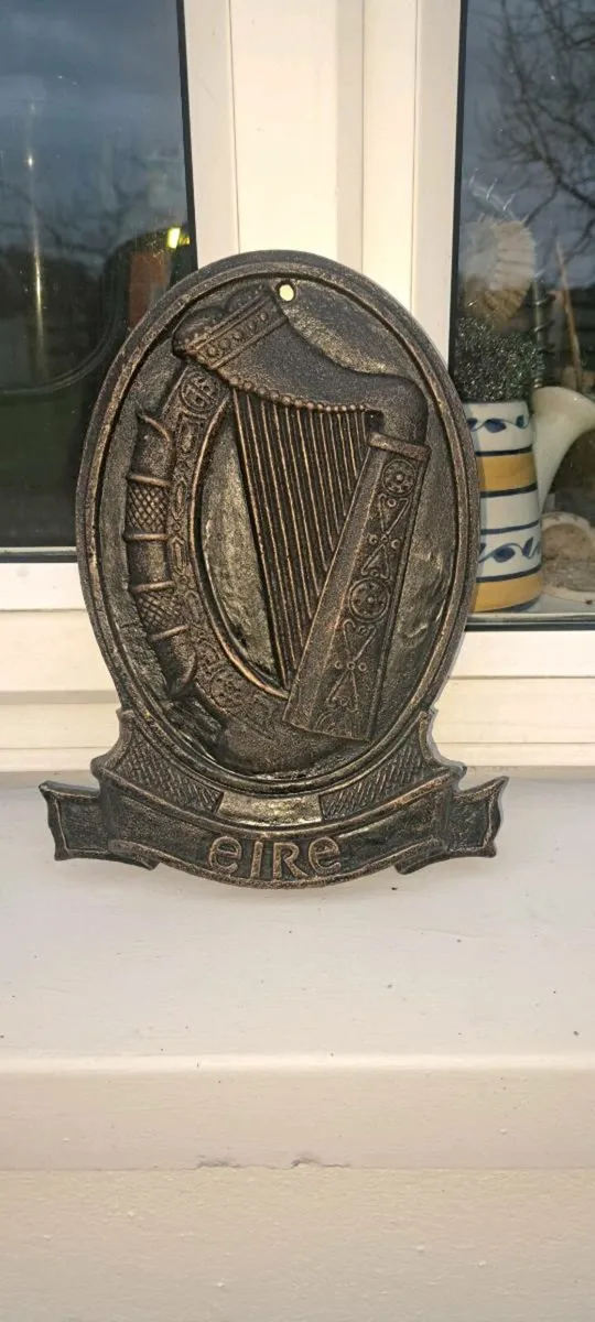 Eire harp cast iron sign - Image 1