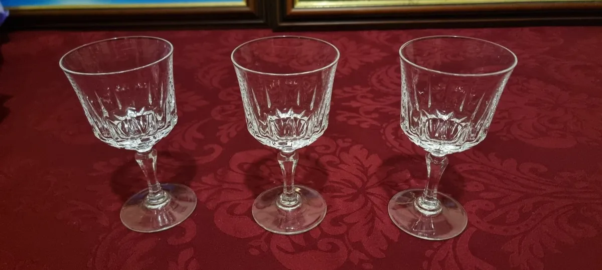 3 Piece Stemmed Crystal Goblets / Wine Glasses - Image 3