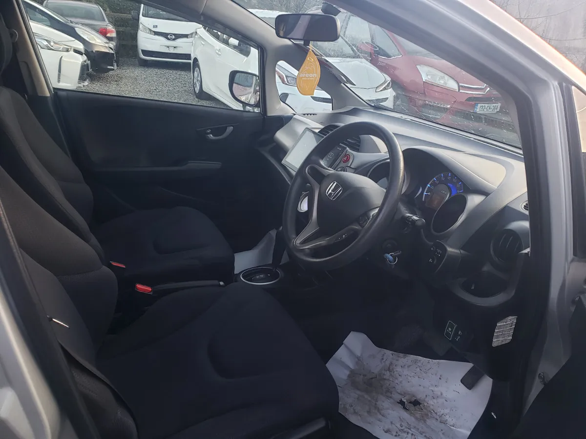 Honda Fit 2013 - Image 2