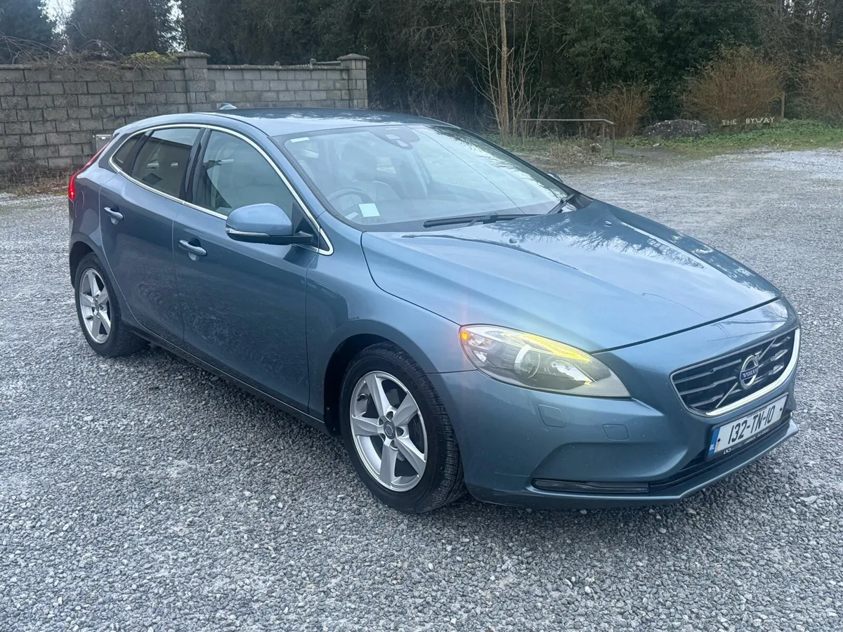 2013 Volvo V40 NCT 11/26 - Image 2