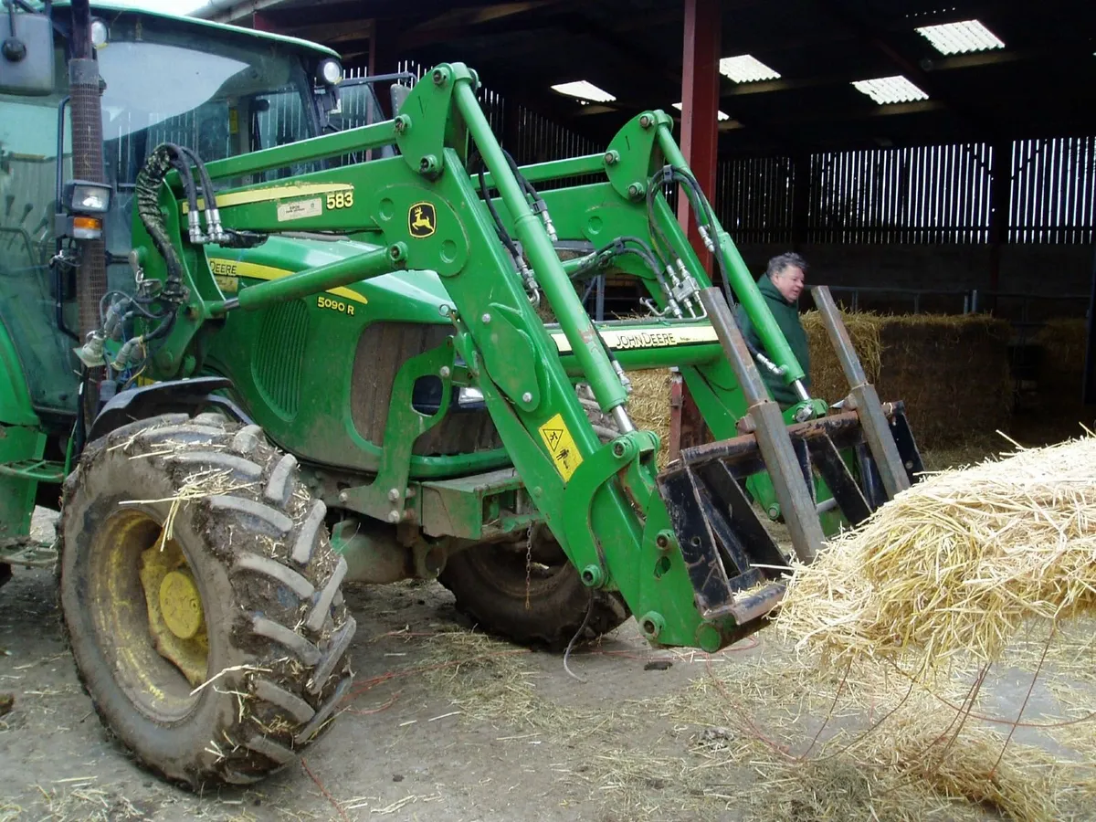 JOHNDEERE 5090R - Image 3